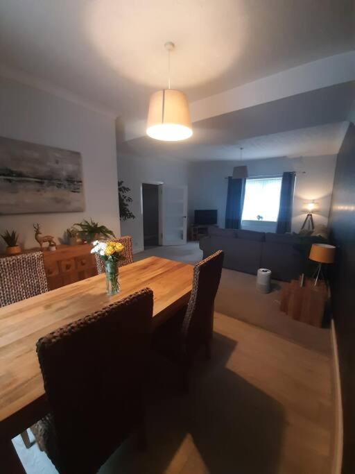Stunning Riverside Town House With Views Ayrshire เกอร์แวน ภายนอก รูปภาพ